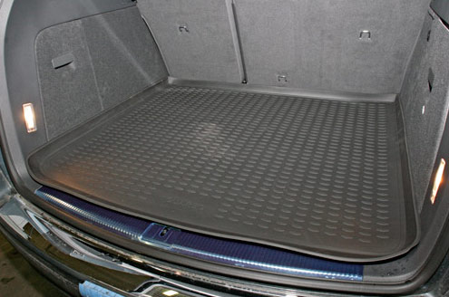 Коврик в багажник Volkswagen Touareg 10/2002->, кросс. (полиуретан)